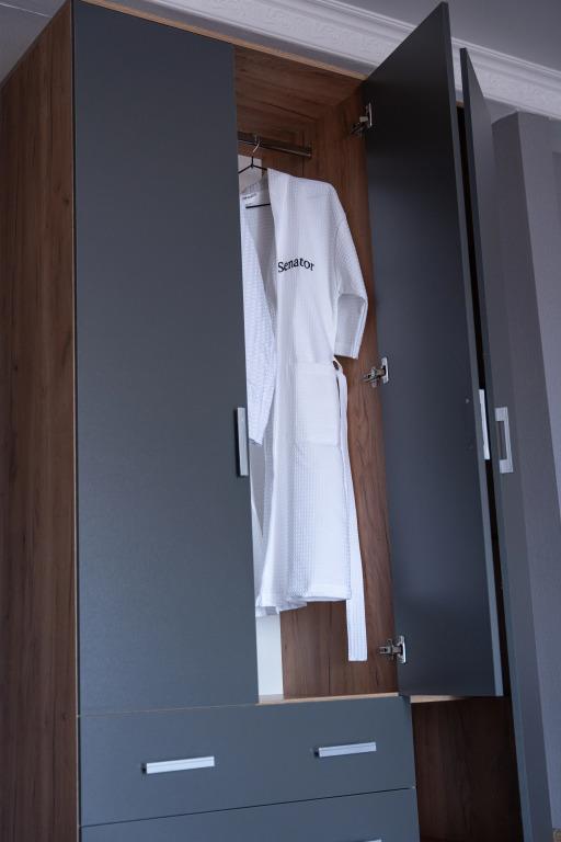 Senator Hotel 0*