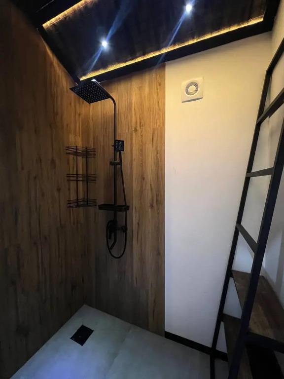H16 Mini-hotel 0*