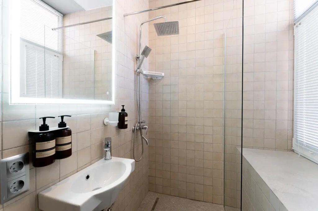 Barolo Apartments 0*