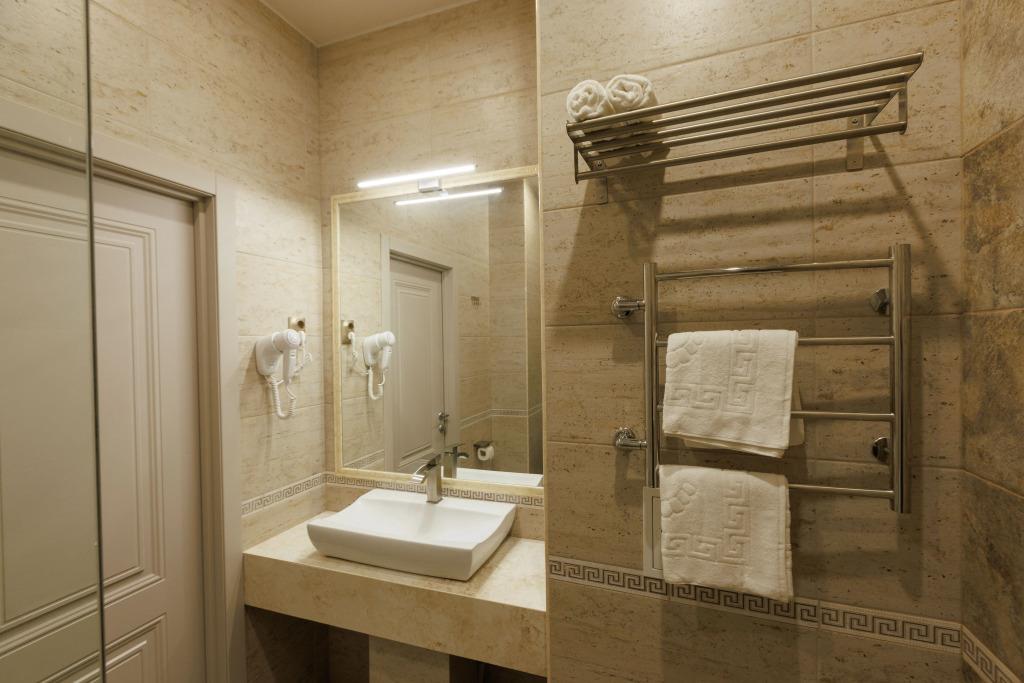 Hotel VS Hotel Hotel 3*