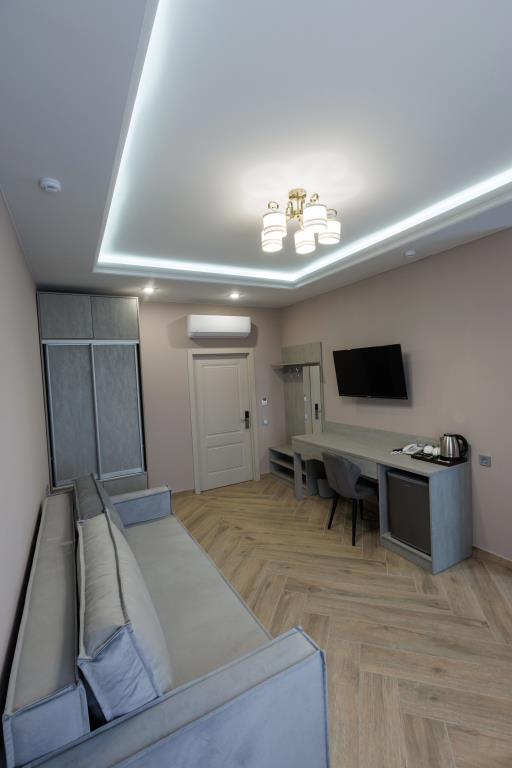 Hotel VS Hotel Hotel 3*