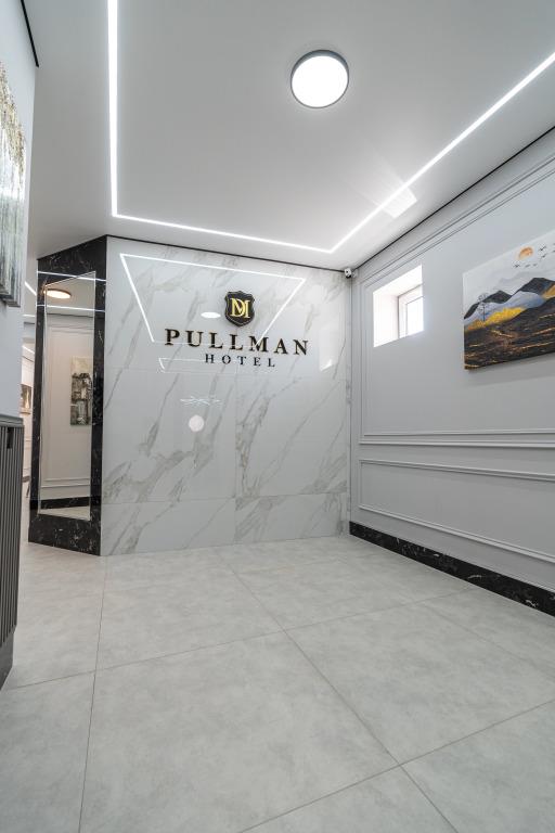 Pullman DM Hotel 0*