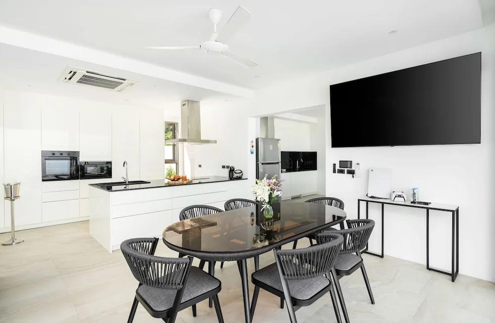 Luxury 5 Bedroom Modern Villa - KBR17 0*