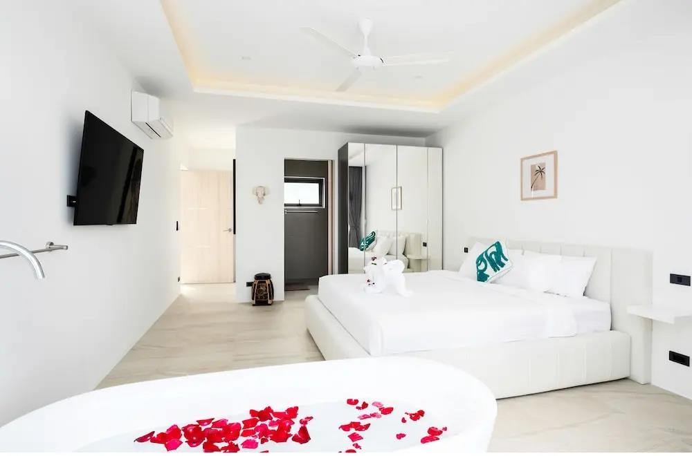 Luxury 5 Bedroom Modern Villa - KBR17 0*