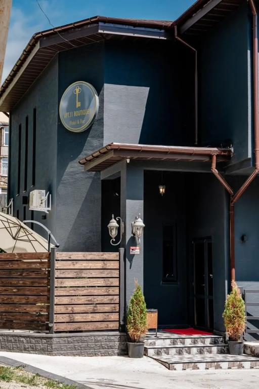 11 Butikov Apart-Hotel 0*