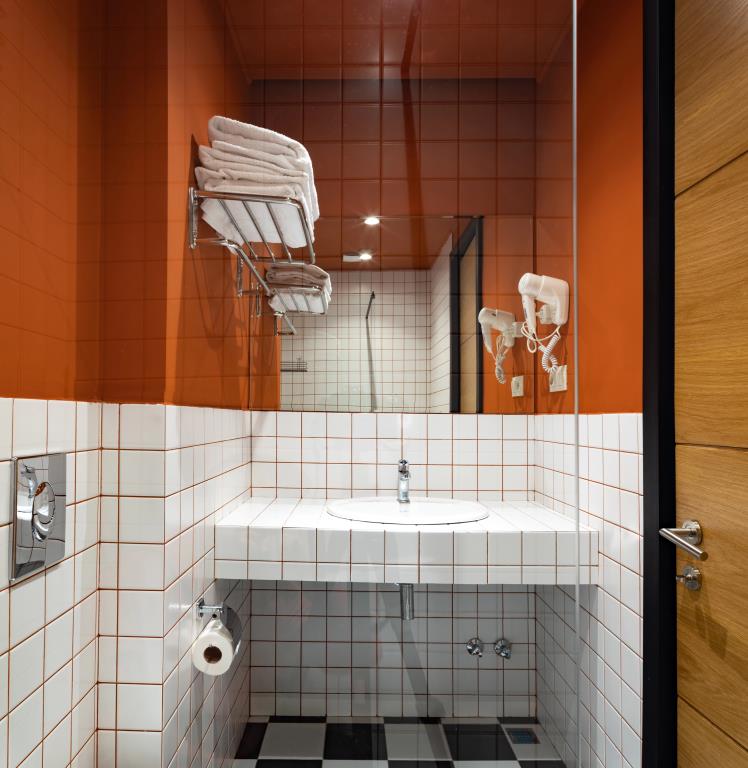 Address Inn Hotel 4*