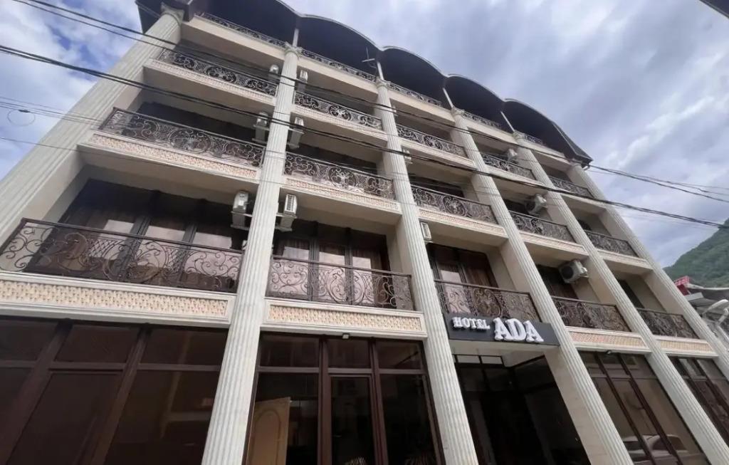 Ada Hotel 0*