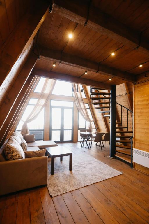 Chalet Myler 0*