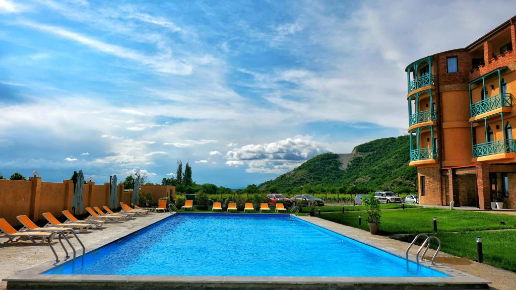 Burki Castle & Cellar Hotel 4*
