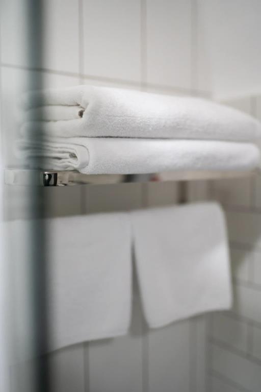 Dvenadtsat Hotel 0*