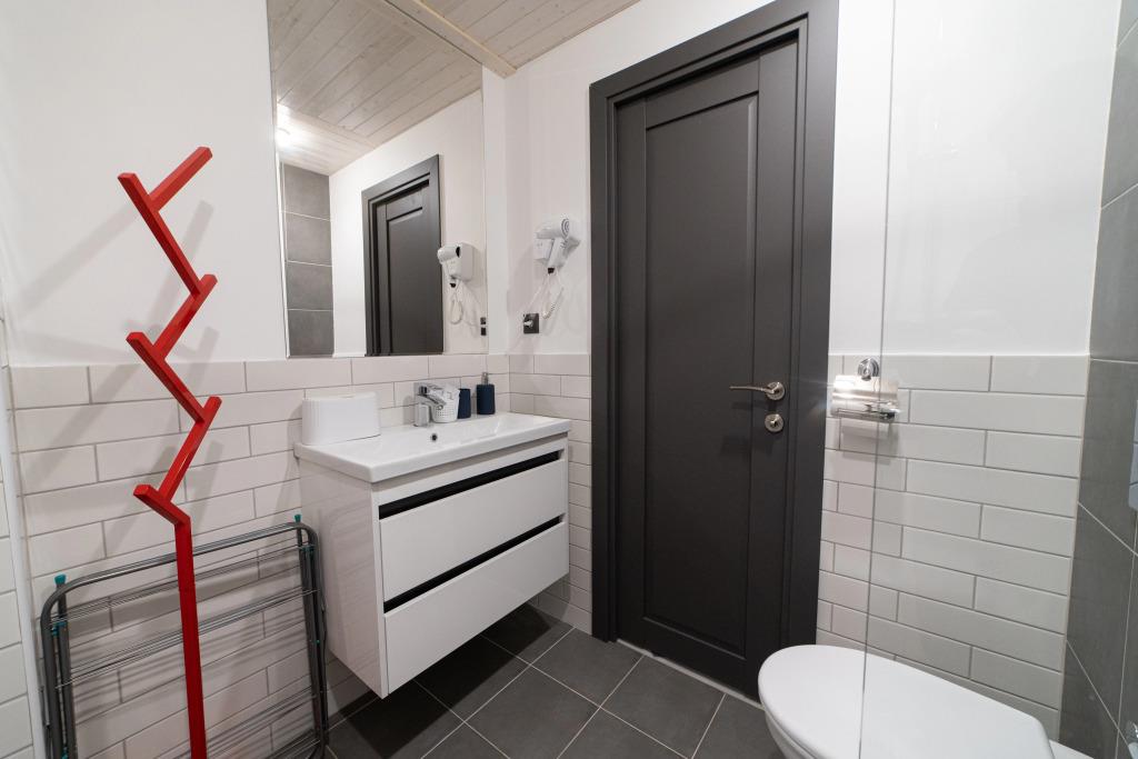 Dvenadtsat Hotel 0*