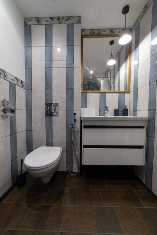 Dvenadtsat Hotel 0*