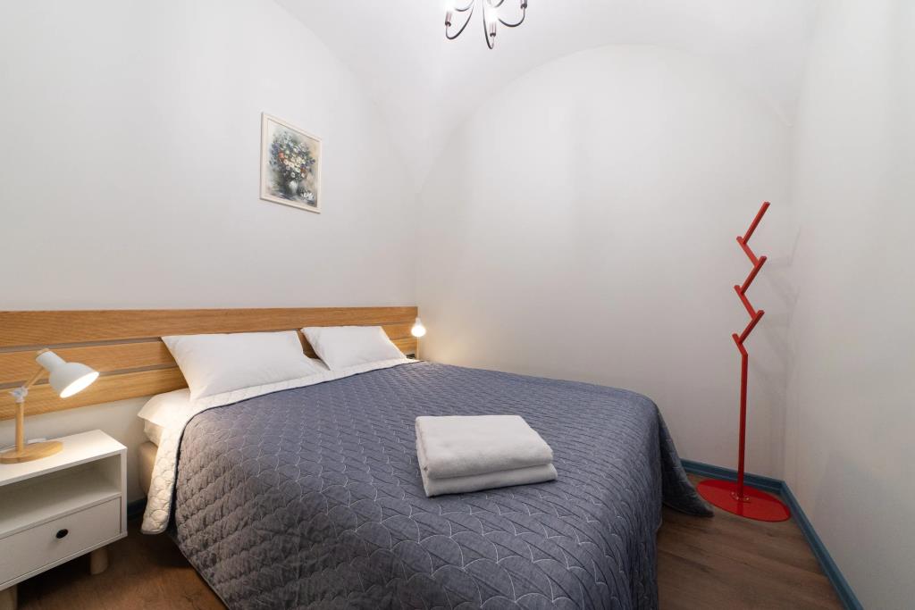 Dvenadtsat Hotel 0*