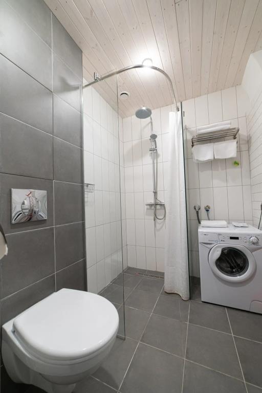 Dvenadtsat Hotel 0*