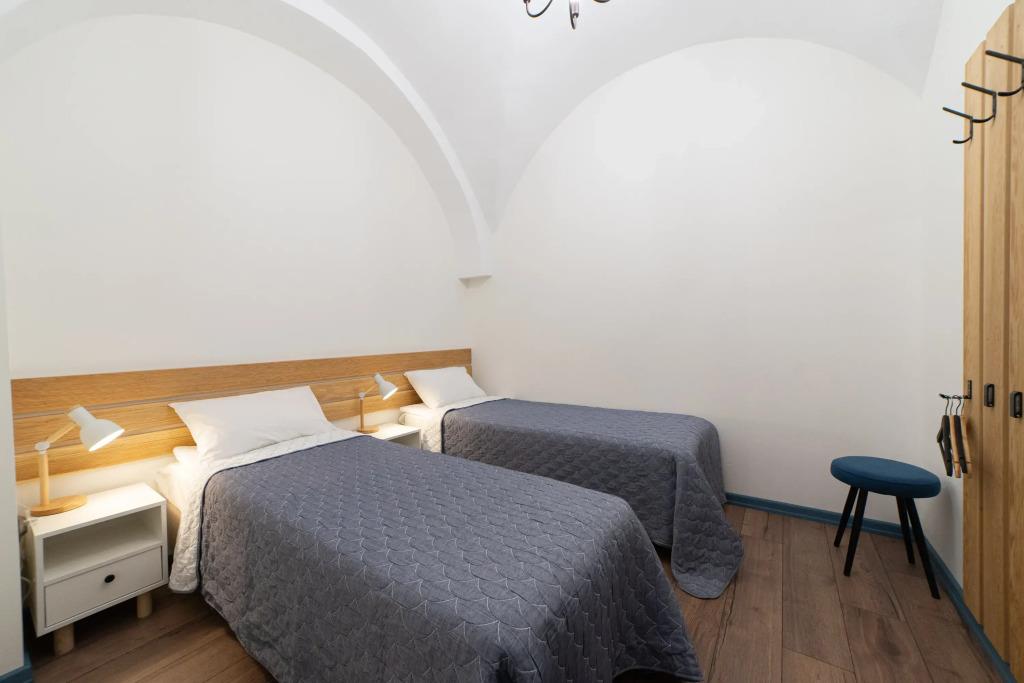 Dvenadtsat Hotel 0*