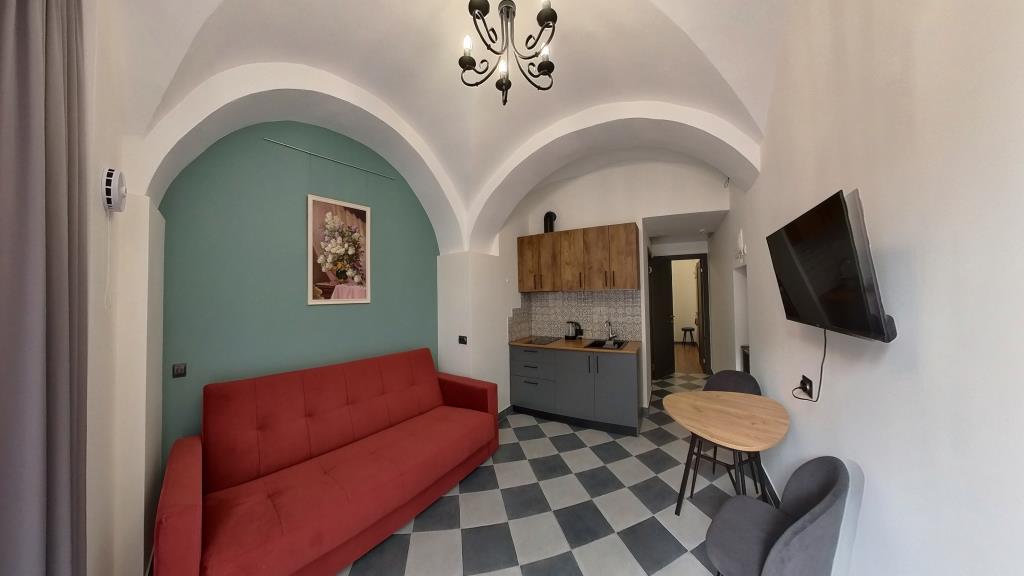 Dvenadtsat Hotel 0*