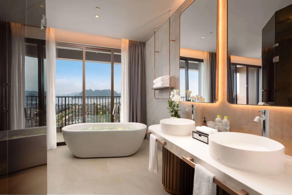 Wyndham Garden Sonasea Van Don 4*