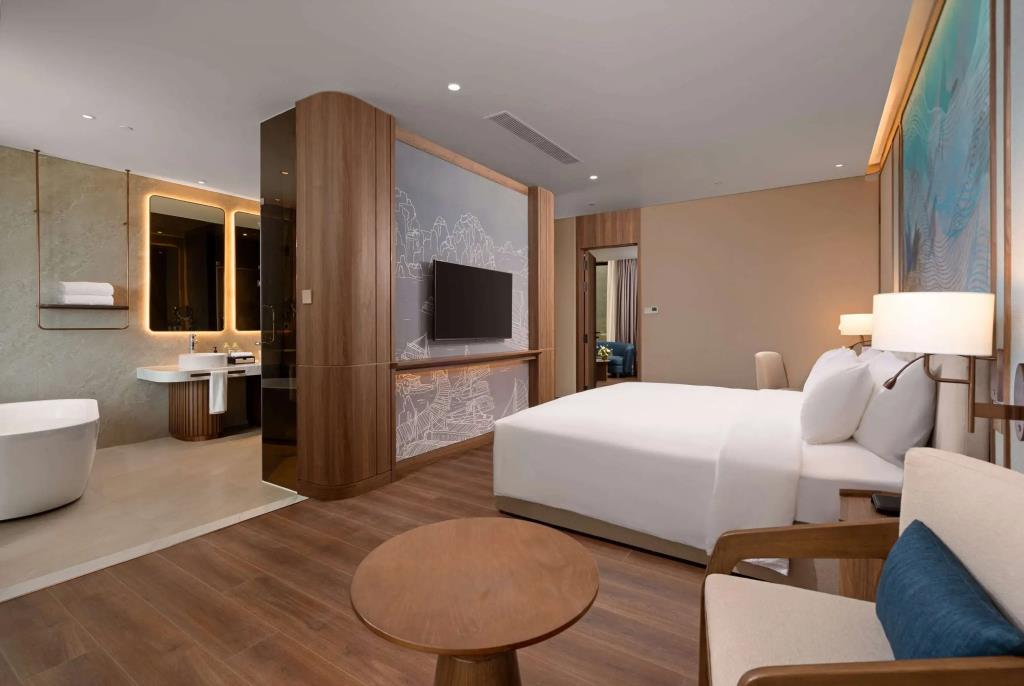 Wyndham Garden Sonasea Van Don 4*