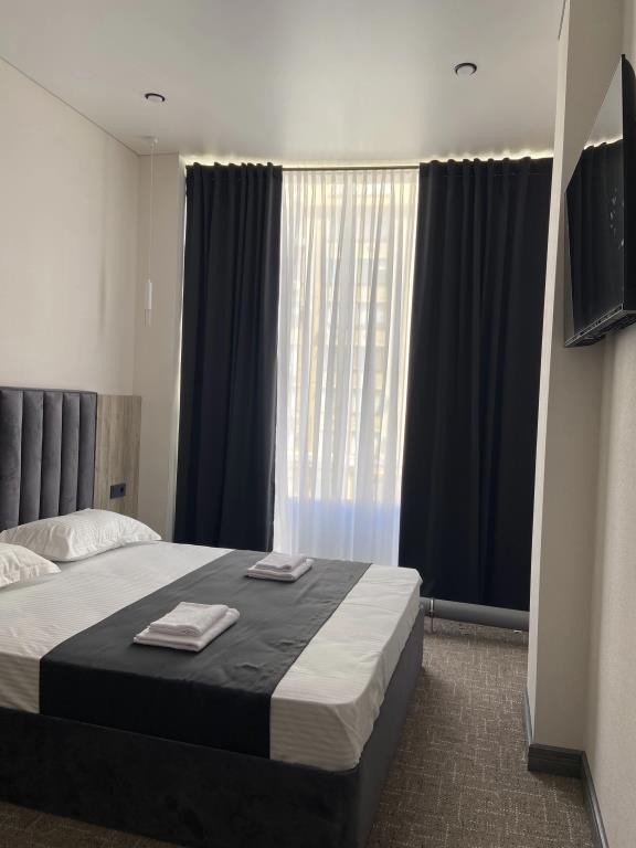 AMS Hotel 0*