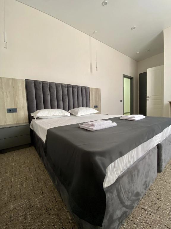 AMS Hotel 0*