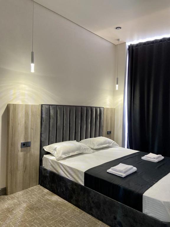 AMS Hotel 0*
