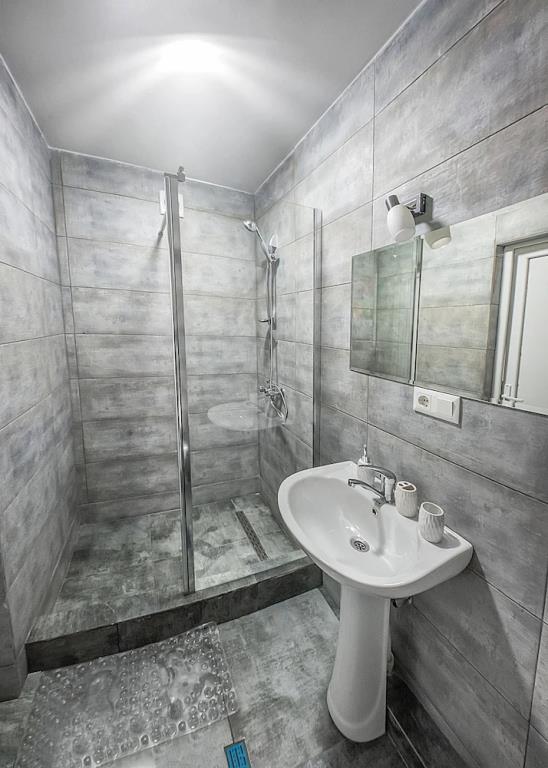 HB apartments Chonkadze 0*