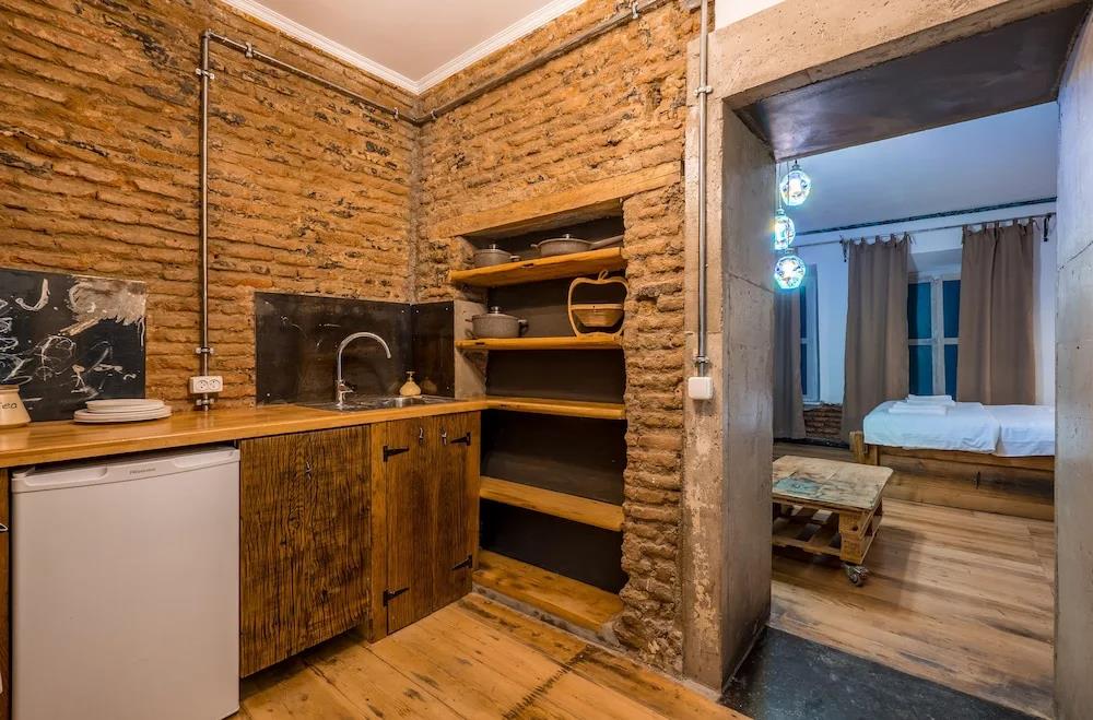 H&B apartments Zurab Zhvania 0*