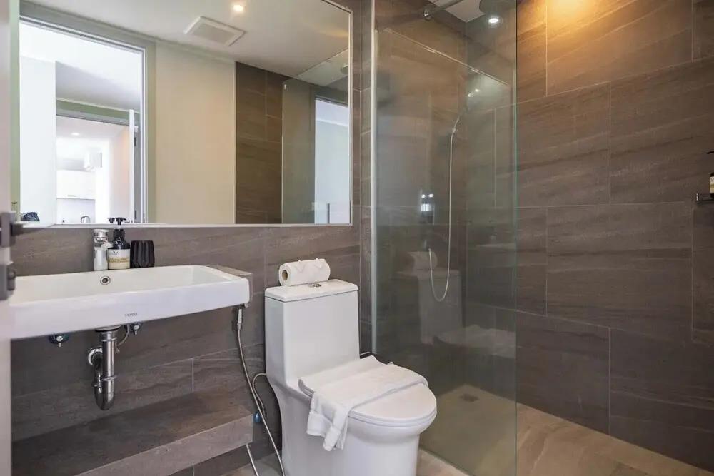 Modern Condo near the Beach - NV5 0*
