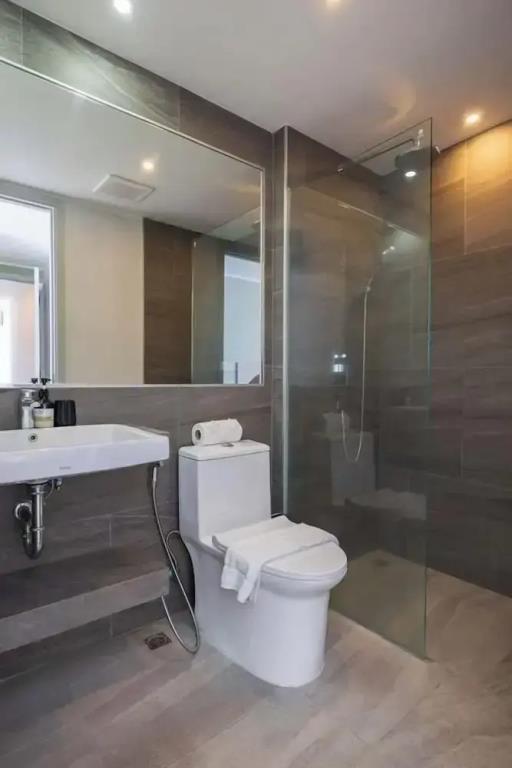 Modern Condo near the Beach - NV5 0*
