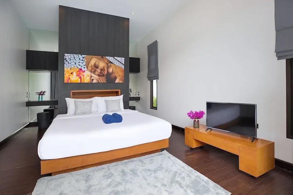 Elegant 3BR Pool Villa Coco B6 in Kamala 0*