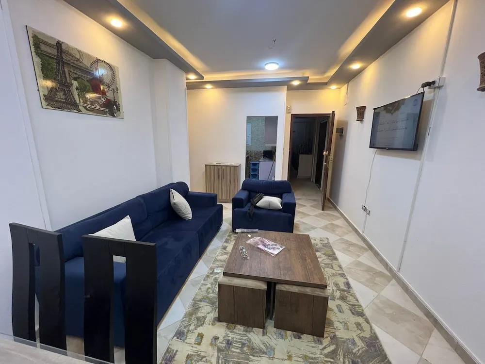 Spacious 2-Bedroom Apartment 0*