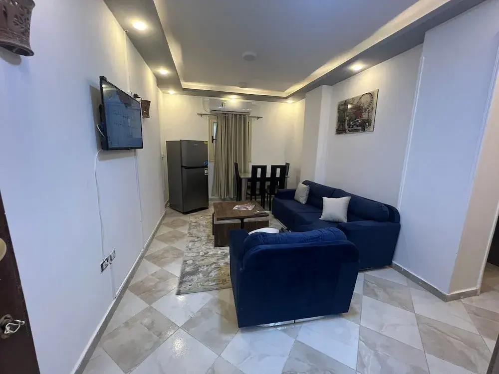 Spacious 2-Bedroom Apartment 0*