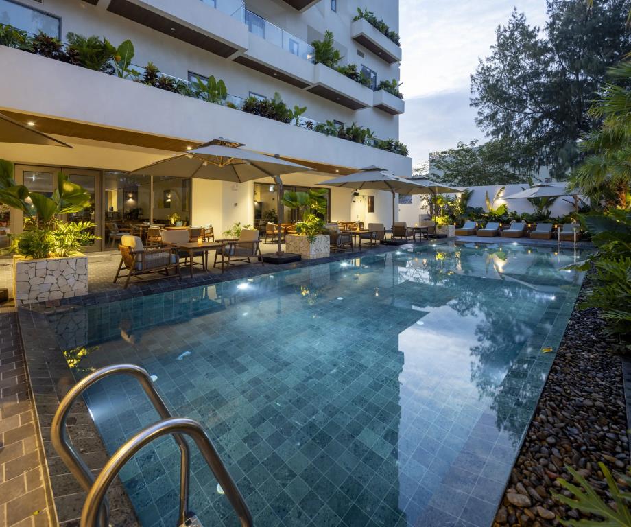 Iconic Long Hai Hotel 4*