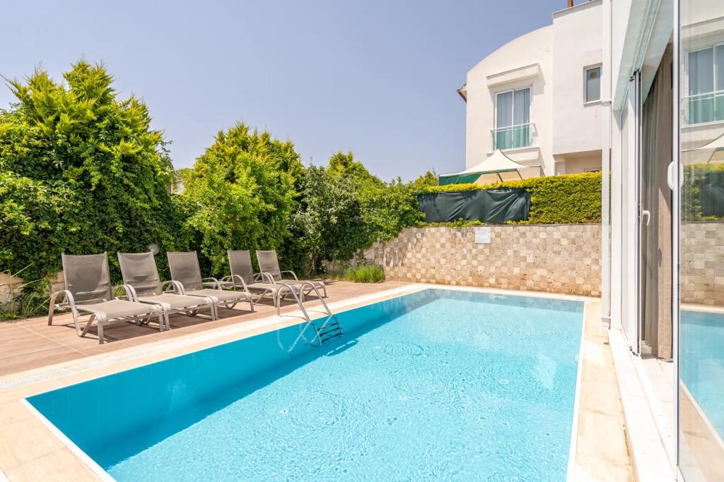 Villa Adavillas 0*