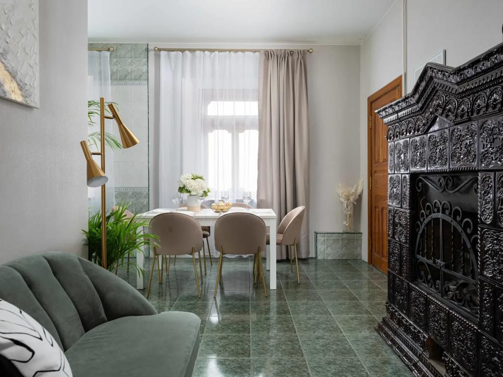 GM Apartments Novaya i tikhaya Trekhkomnatnaya na Tverskoy Flat 0*