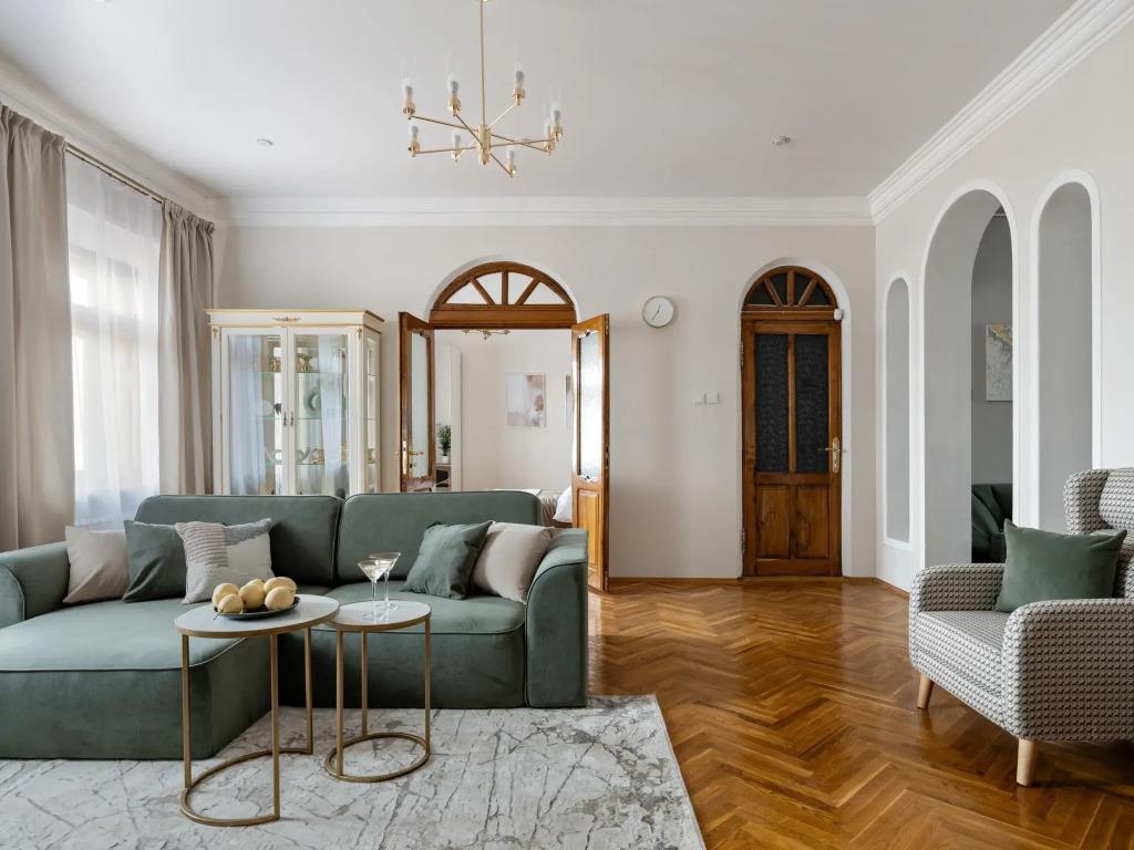 GM Apartments Novaya i tikhaya Trekhkomnatnaya na Tverskoy Flat 0*