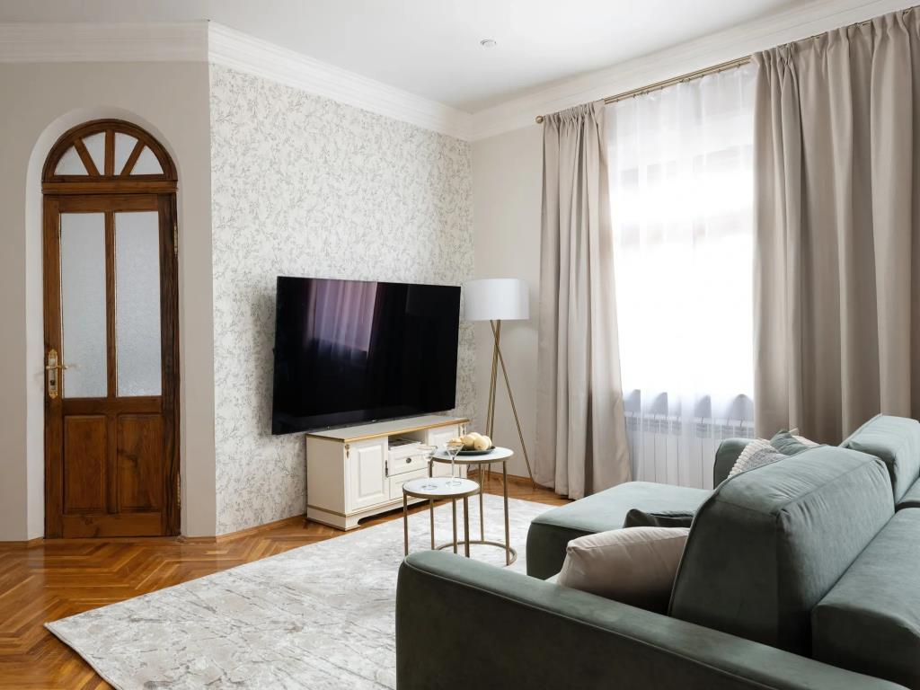 GM Apartments Novaya i tikhaya Trekhkomnatnaya na Tverskoy Flat 0*