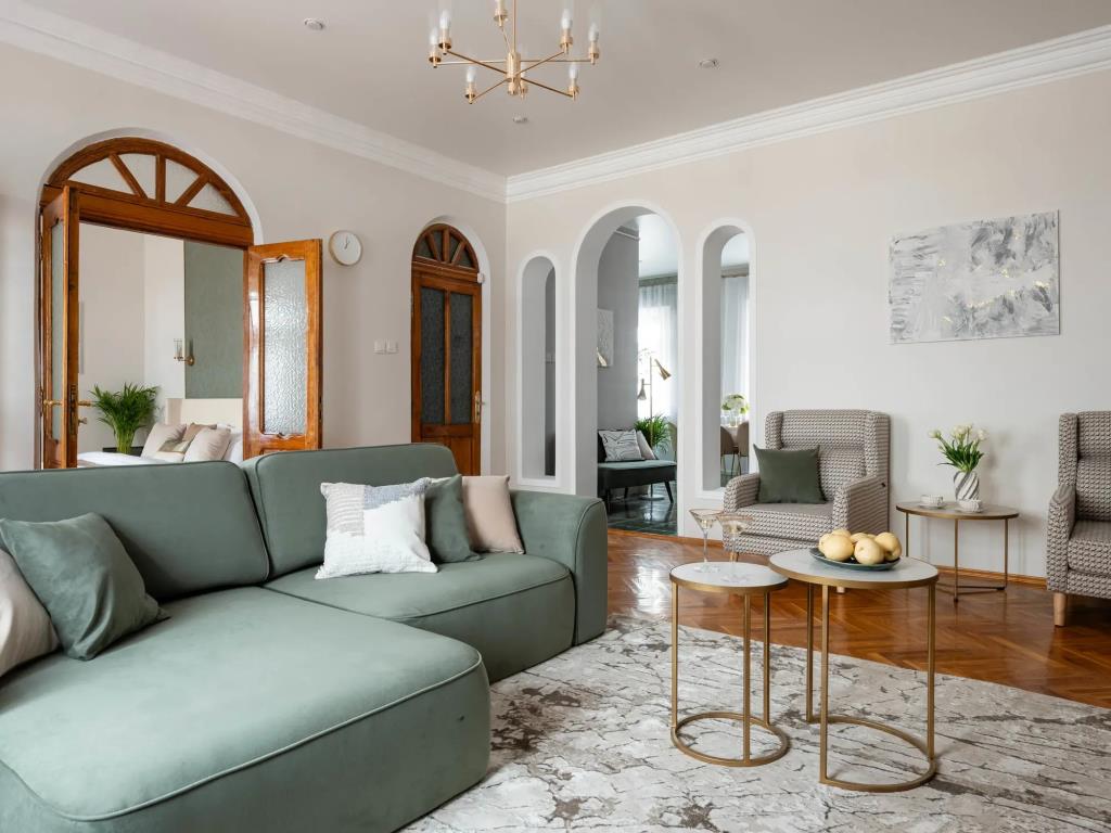 GM Apartments Novaya i tikhaya Trekhkomnatnaya na Tverskoy Flat 0*