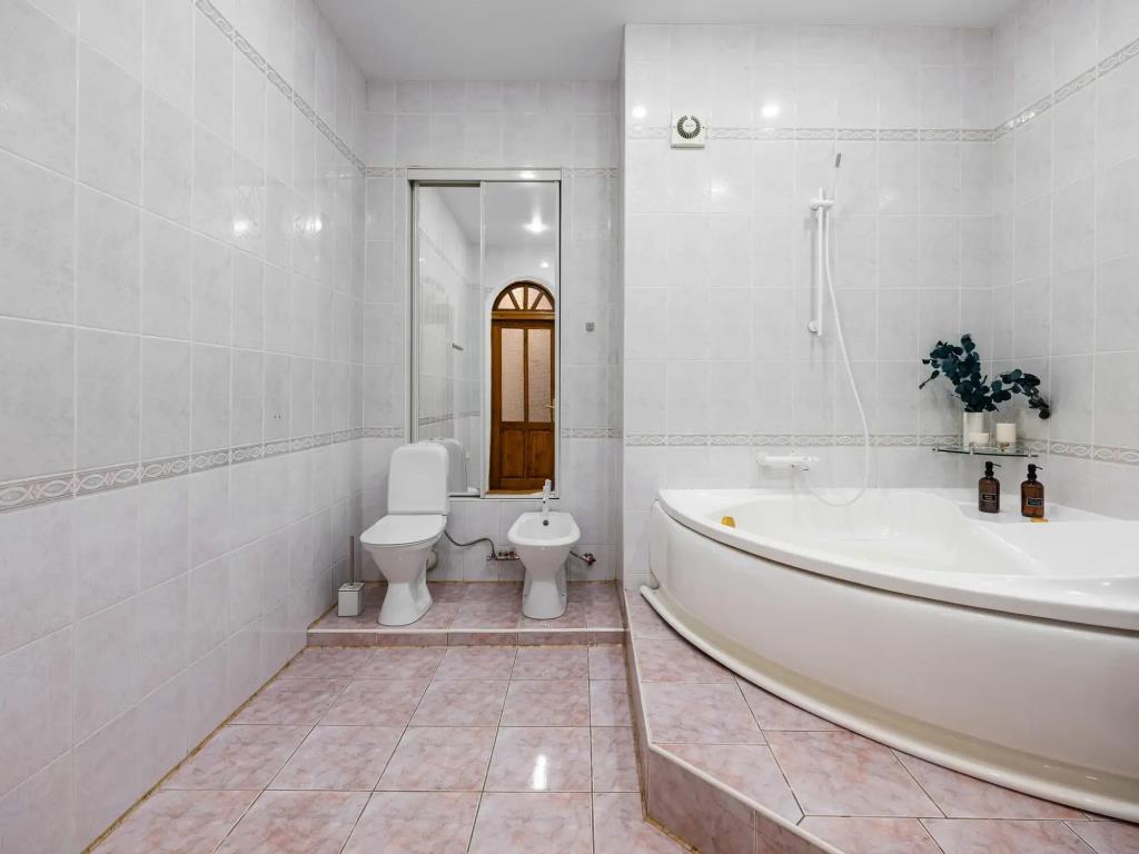 GM Apartments Novaya i tikhaya Trekhkomnatnaya na Tverskoy Flat 0*