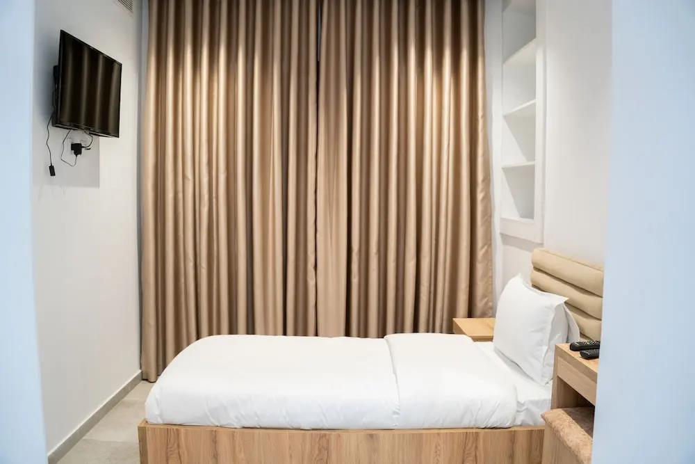 Hotel Suisse 3*