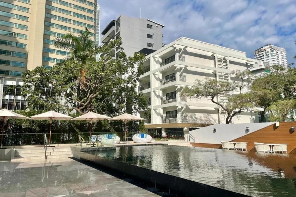 Floral Court Hotel & Residence Sukhumvit 13 4*