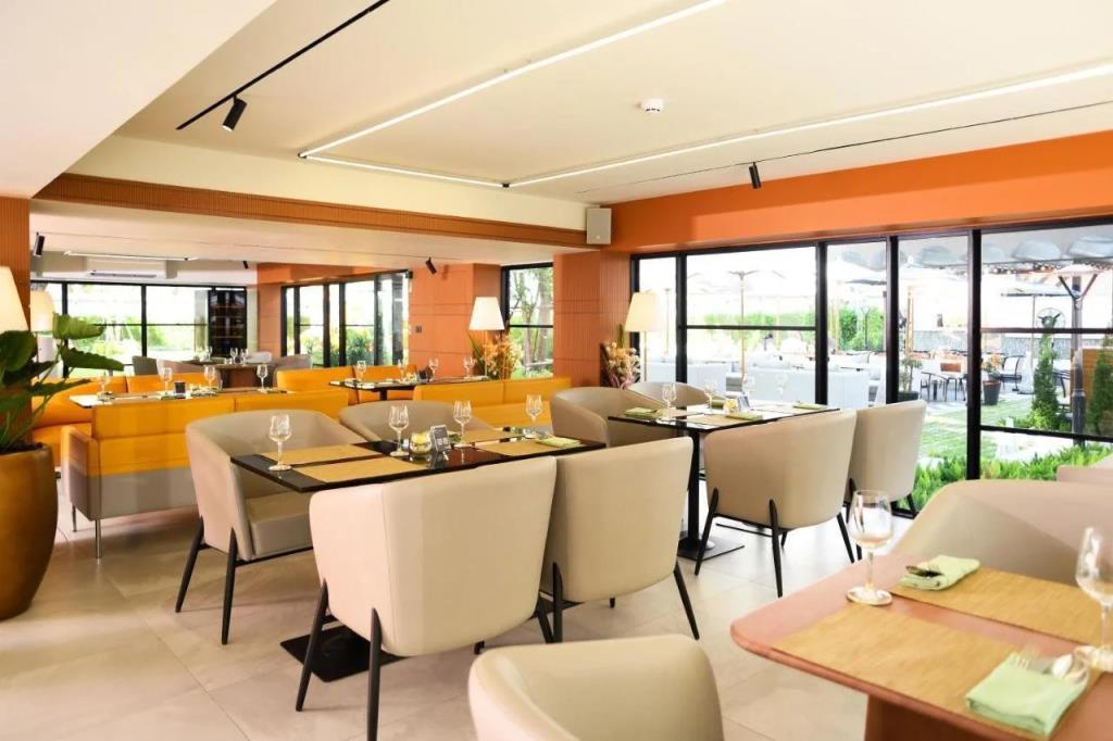 Floral Court Hotel & Residence Sukhumvit 13 4*