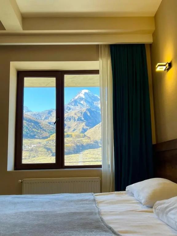 Hotel Axien Kazbegi 3*