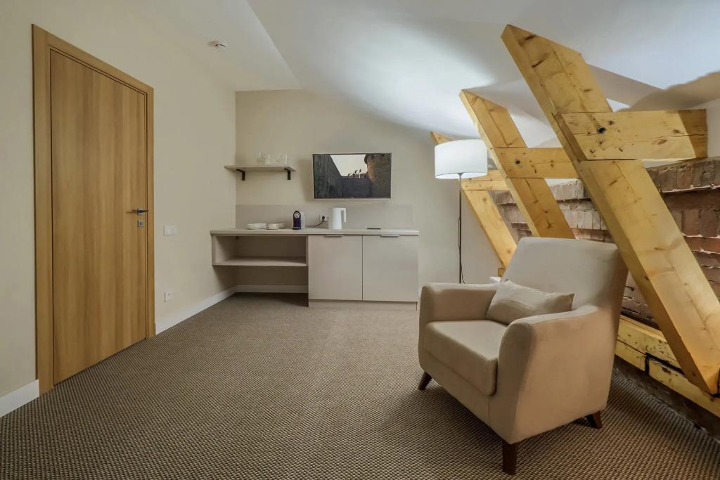 Dom Tat Hotel 3*