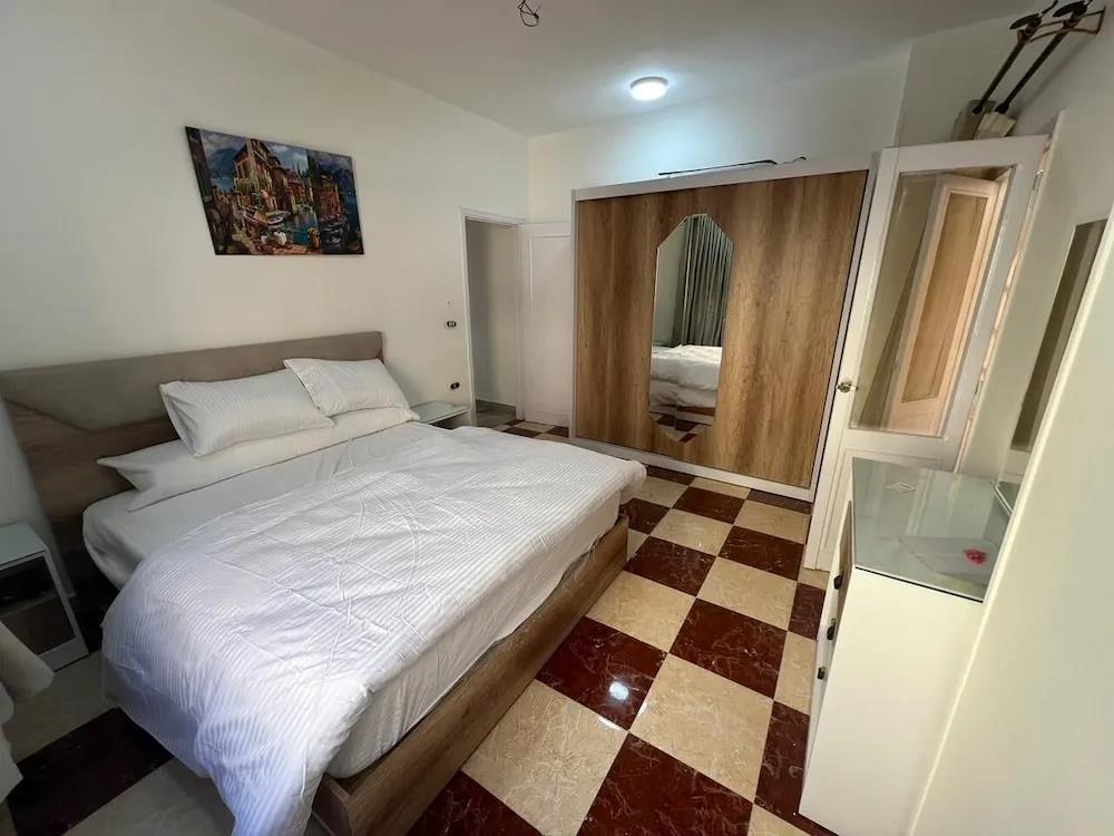 Comfy One-Bedroom Apartment 0*