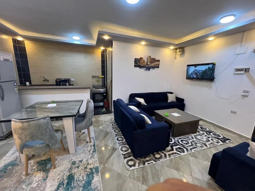 Comfy One-Bedroom Apartment 0*