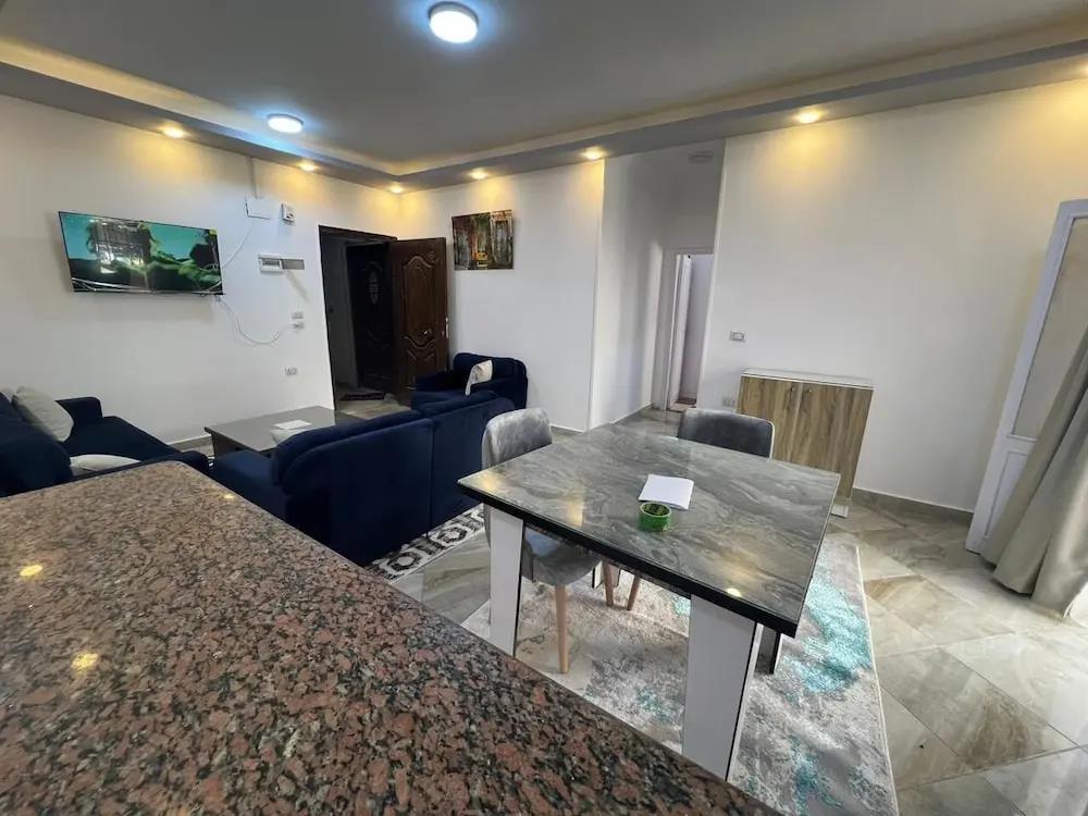 Comfy One-Bedroom Apartment 0*