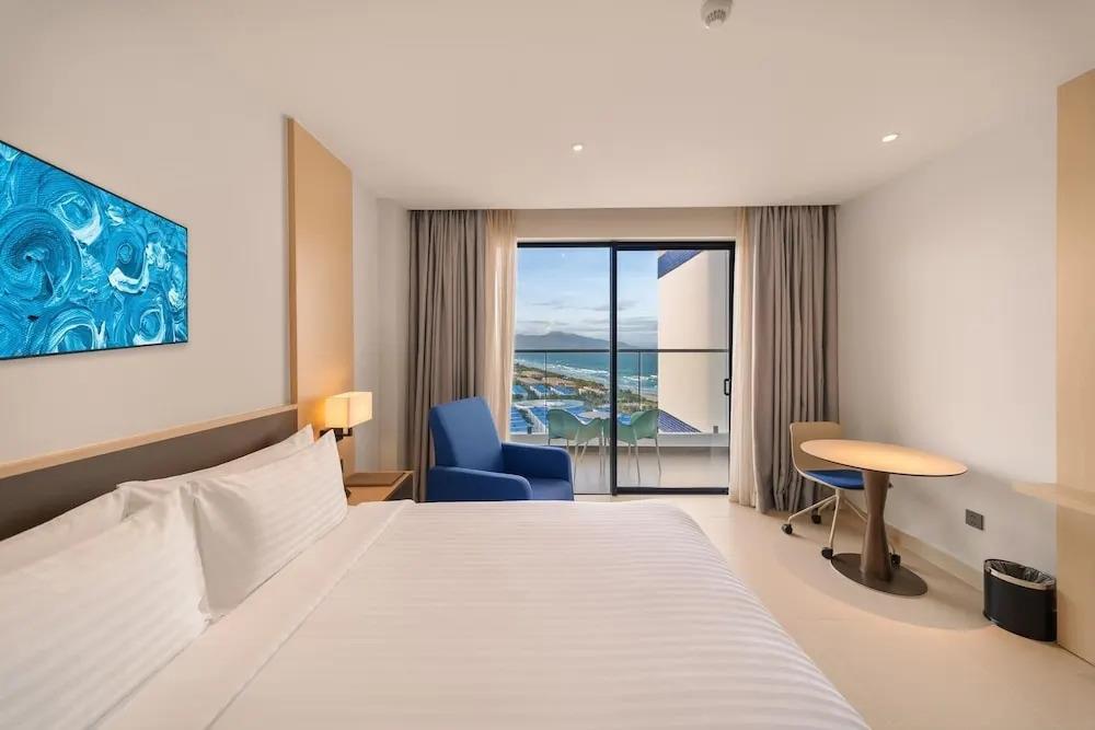 Sunshine Cam Ranh See View 3*