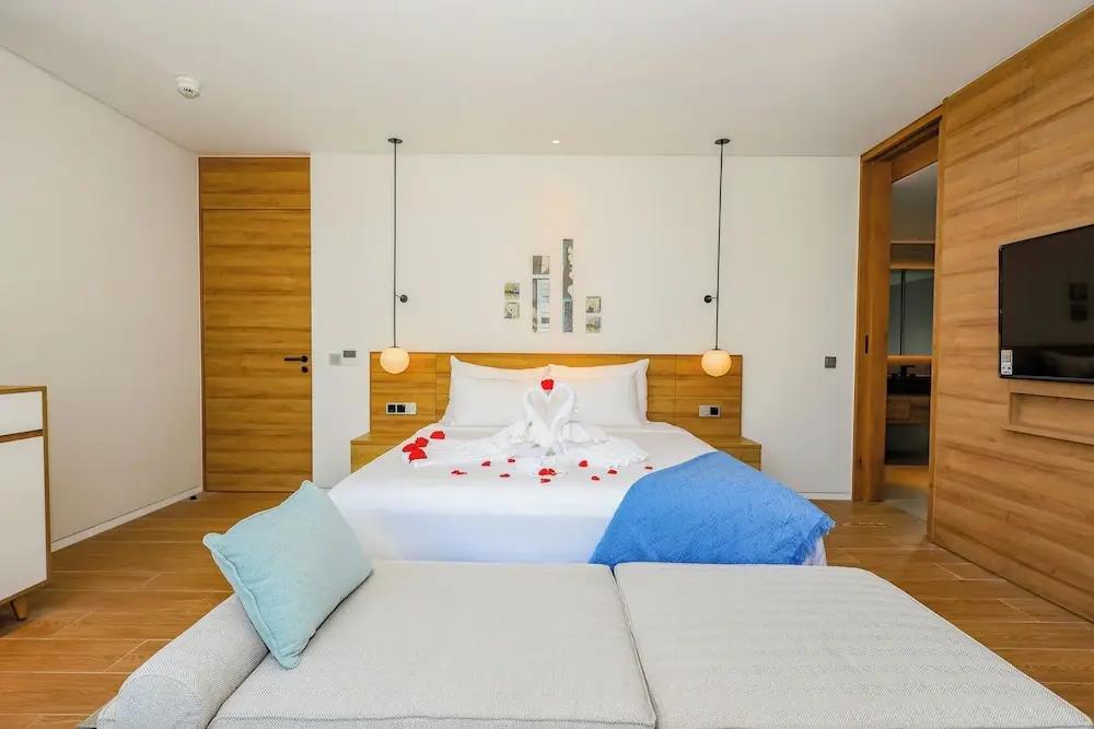 Sailing Pool Villas & Resort Phu Quoc 4*