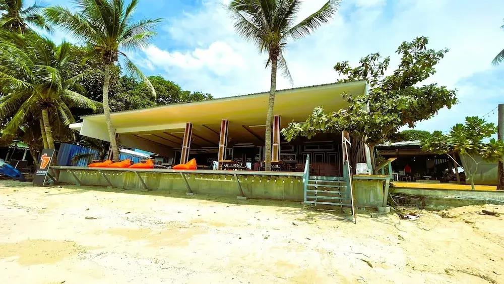 Rockstar Beach Apartments 0*